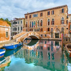 Palazzo Marcello Al Sole Отель